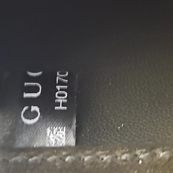 Gucci clutch purse with gift box and bag - Picture 3 of 7